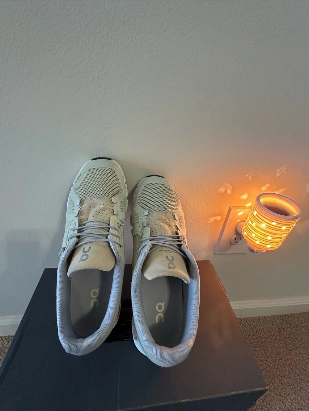 On Cloud 5, Women’s Athletic Shoes - Sand/White size W9